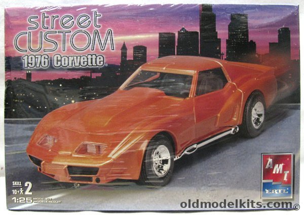 AMT 1/25 1976 Chevrolet Corvette Street Custom, 38421 plastic model kit